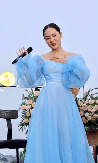 Khán giả hét lớn đòi bỏ về khi ca sĩ Phương Linh đang hát?