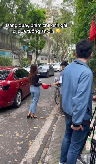 Nam diễn viên Việt nổi tiếng bị bắt gặp đi xin ăn trên phố?