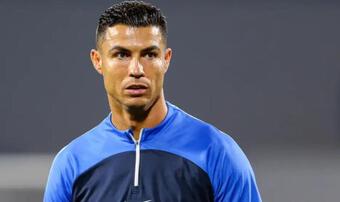 Tại sao Ronaldo chỉ bị treo giò 1 trận sau pha thúc cùi chỏ?
