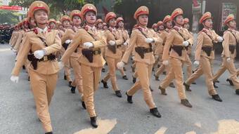 12.000 người hợp luyện diễu binh trên đường phố Điện Biên