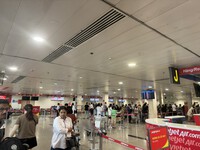 Cảnh tượng “không thể tin nổi” ở sân bay Tân Sơn Nhất