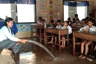 Nắng nóng chưa từng có trong 170 năm, Campuchia giảm giờ học cho trẻ