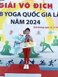 Tập yoga chăm chỉ, mẹ Hồ Ngọc Hà gây sốc khi đạt thành tích cấp quốc gia ở tuổi U70