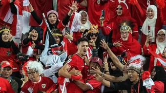 Iraq ghi bàn, CĐV Indonesia nổi giận với VAR