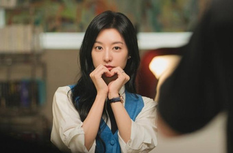 Kim Ji Won muốn hợp tác với một chị đại Cbiz, tiết lộ bộ phim Hoa ngữ yêu thích nhất