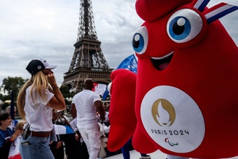 Pháp muốn một mùa Olympics không tiếng Anh