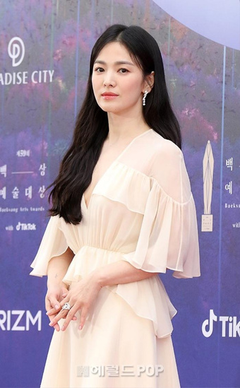 Song Hye Kyo trở lại đầy hoành tráng với danh hiệu Thị hậu, fan háo hức chờ ngày lịch sử lặp lại