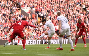 Dẫn trước 4 bàn, Liverpool suýt trả giá trước Tottenham