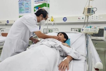 3 trẻ ngộ độc nặng sau ăn bánh mì ở Đồng Nai chuyển lên TPHCM điều trị