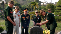 Chiến sĩ Điện Biên viếng đồng đội ở Nghĩa trang A1
