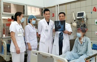 Cô gái nước ngoài bệnh nặng được phẫu thuật thành công ở Việt Nam