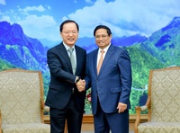 Thủ tướng đề nghị Samsung coi Việt Nam là cứ điểm sản xuất chiến lược