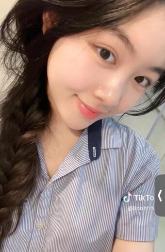 Con gái Quyền Linh khi đi học: Nhan sắc mộc mạc vẫn chuẩn ''nàng thơ'', thần thái ngày càng ra dáng Hoa hậu